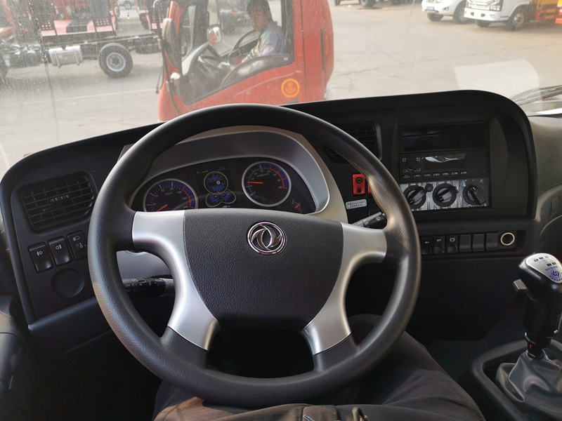 東風D3L后八輪平板車